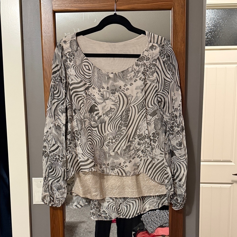 Elegant Black and White Women's Top